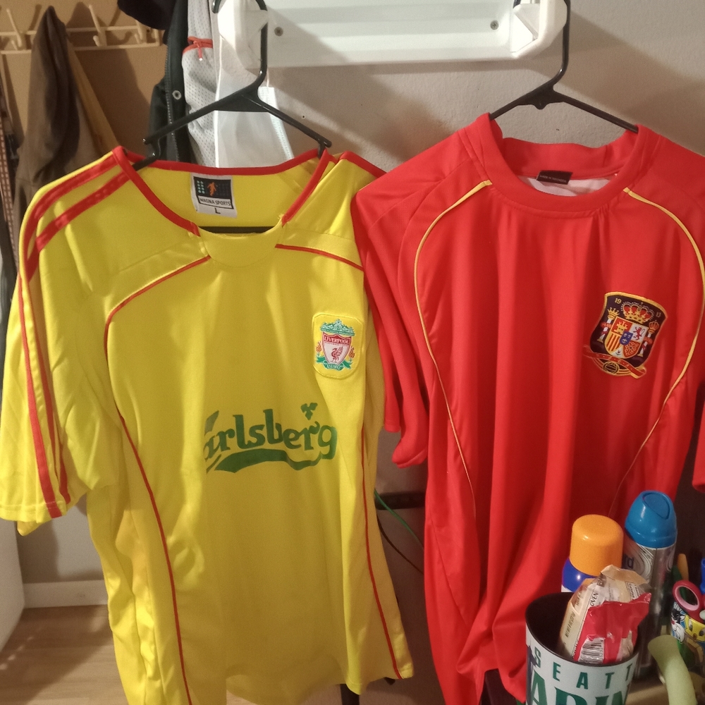 2 soccer jerseys Xavi & Liverpool